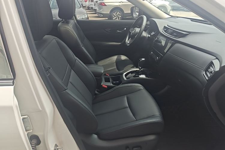 Used Nissan X-Trail 2023 Classic 2.0L Two-Wheel Drive Smart Connect Premium Edition Right Front Seat