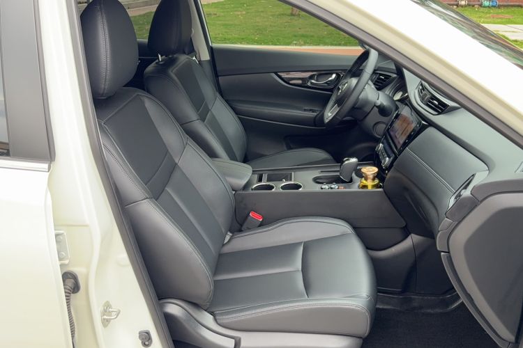 Used Nissan X-Trail 2023 Classic 2.0L Two-Wheel Drive Smart Connect & Comfort Edition Right Front Seat