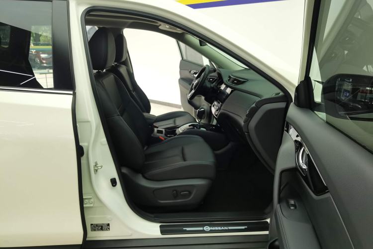 Used Nissan X-Trail 2023 Classic 2.0L Two-Wheel Drive Smart Connect Premium Edition Right Front Seat