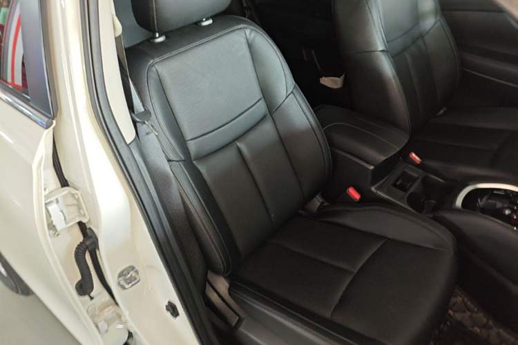 Used Nissan X-Trail 2023 Classic 2.0L Two-Wheel Drive Smart Connect & Comfort Edition Right Front Seat