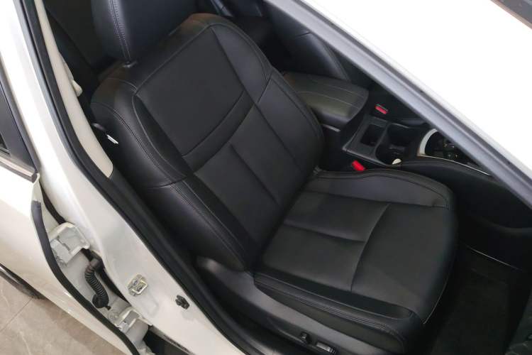 Used Nissan X-Trail 2023 Classic 2.0L Two-Wheel Drive Smart Connect Premium Edition Right Front Seat