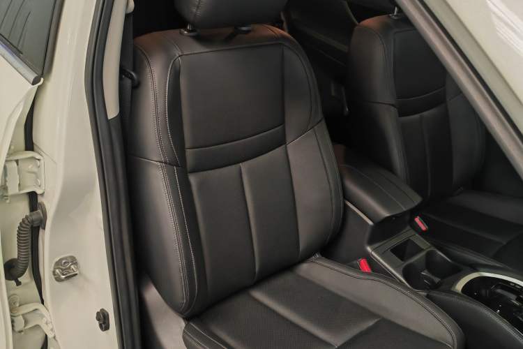 Used Nissan X-Trail 2023 Classic 2.0L Two-Wheel Drive Smart Connect Premium Edition Right Front Seat