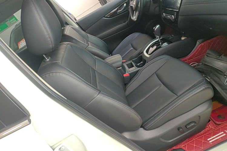 Used Nissan X-Trail 2023 Classic 2.0L Two-Wheel Drive Smart Connect Premium Edition Right Front Seat