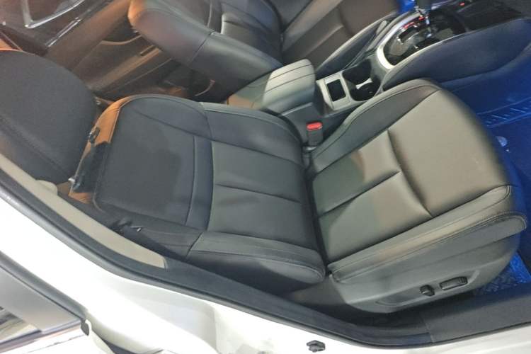 Used Nissan X-Trail 2023 Classic 2.0L Two-Wheel Drive Smart Connect Premium Edition Right Front Seat