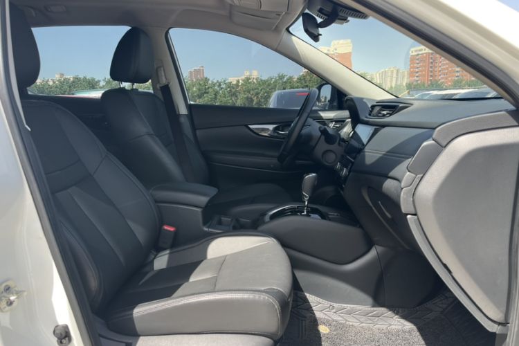 Used Nissan X-Trail 2023 Classic 2.0L Two-Wheel Drive Smart Connect & Comfort Edition Right Front Seat