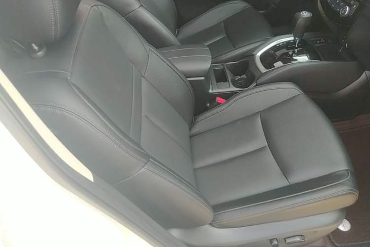 Used Nissan X-Trail 2023 Classic 2.0L Two-Wheel Drive Smart Connect Premium Edition Right Front Seat