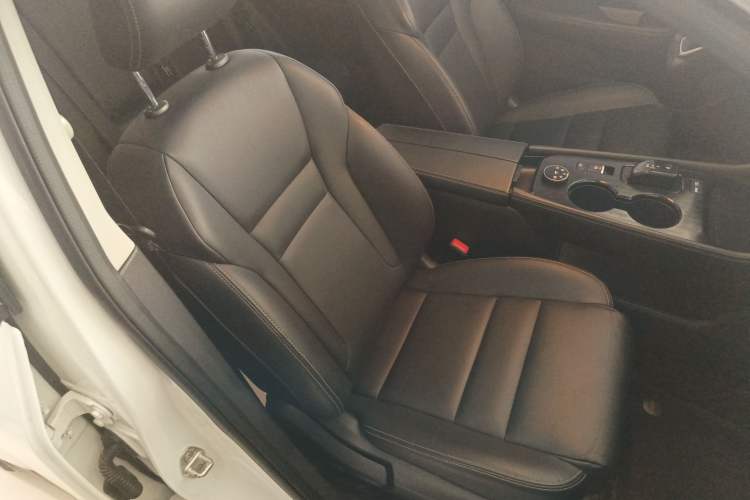 Used Nissan X-Trail 2023 e-POWER Ultra-Hybrid Dual-Motor All-Wheel-Drive Luxury Edition Right Front Seat