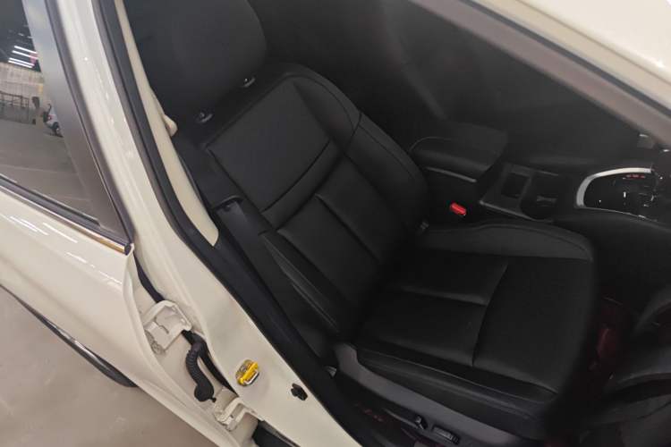 Used Nissan X-Trail 2023 Classic 2.0L Two-Wheel Drive Smart Connect Premium Edition Right Front Seat