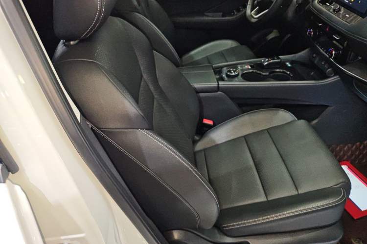 Used Nissan X-Trail 2023 e-POWER Ultra-Hybrid Dual-Motor All-Wheel-Drive Luxury Edition Right Front Seat