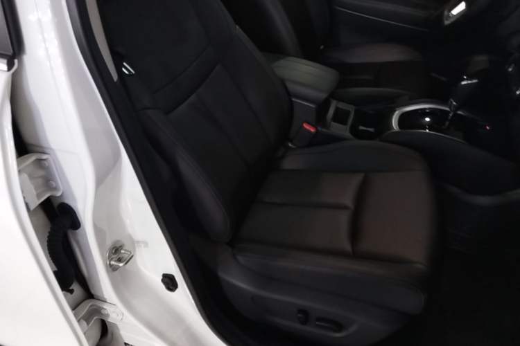Used Nissan X-Trail 2023 Classic 2.0L Two-Wheel Drive Smart Connect Premium Edition Right Front Seat