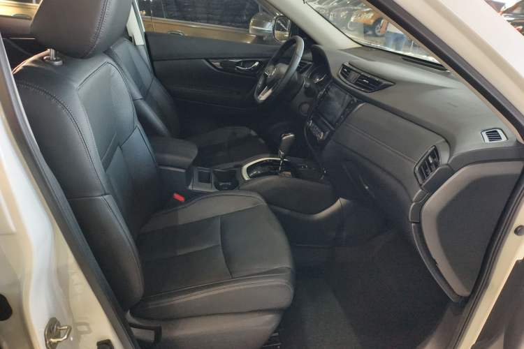 Used Nissan X-Trail 2023 Classic 2.0L Two-Wheel Drive Smart Connect & Comfort Edition Right Front Seat