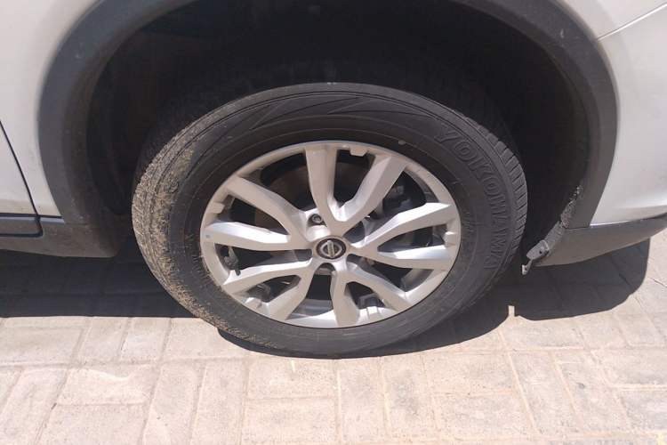 Used Nissan X-Trail 2023 Classic 2.0L Two-Wheel Drive Smart Connect & Comfort Edition Right Front Wheel Hub