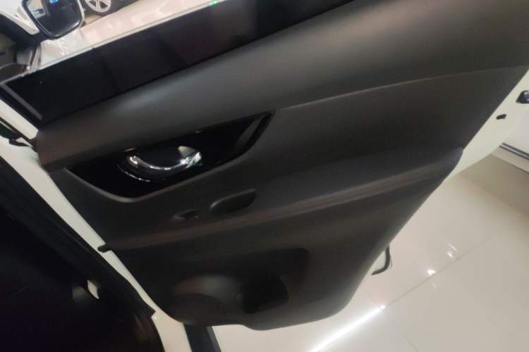 Used Nissan X-Trail 2023 Classic 2.0L Two-Wheel Drive Smart Connect Premium Edition Right Rear Door Interior
