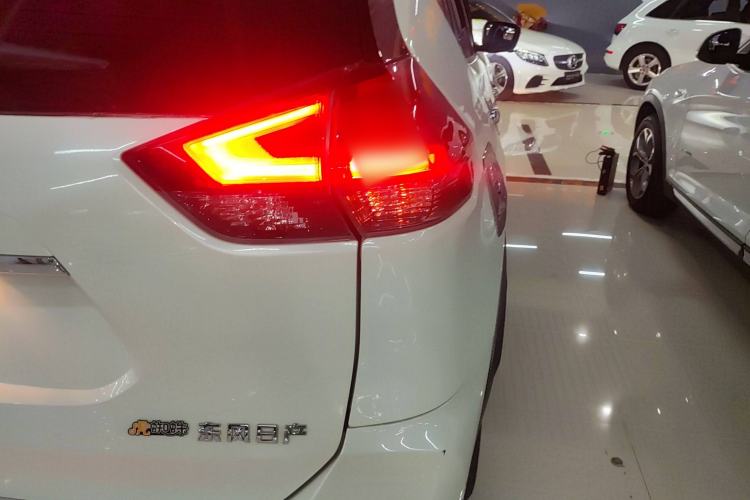 Used Nissan X-Trail 2023 Classic 2.0L Two-Wheel Drive Smart Connect Premium Edition Right Rear Taillight