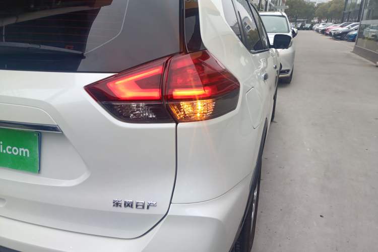 Used Nissan X-Trail 2023 Classic 2.0L Two-Wheel Drive Smart Connect Premium Edition Right Rear Taillight