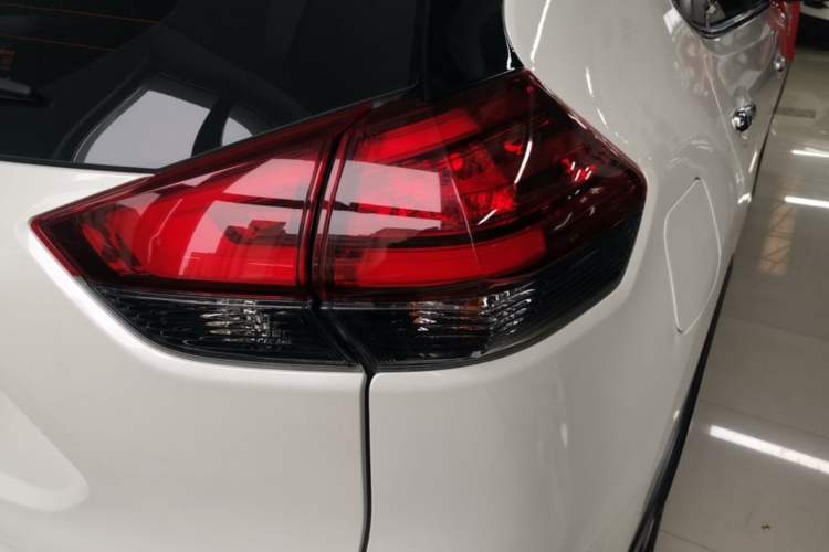 Used Nissan X-Trail 2023 Classic 2.0L Two-Wheel Drive Smart Connect Premium Edition Right Rear Taillight