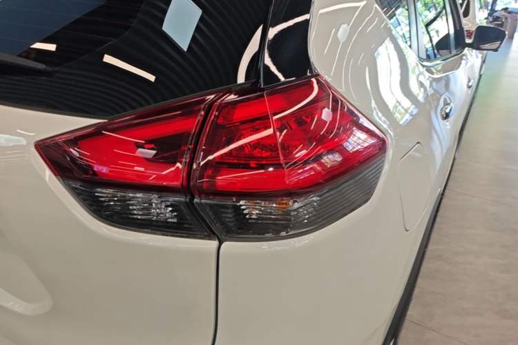 Used Nissan X-Trail 2023 Classic 2.0L Two-Wheel Drive Smart Connect Premium Edition Right Rear Taillight