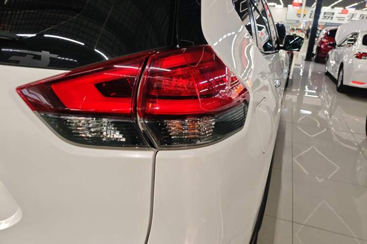 Used Nissan X-Trail 2023 Classic 2.0L Two-Wheel Drive Smart Connect & Comfort Edition Right Rear Taillight