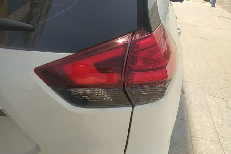 Used Nissan X-Trail 2023 Classic 2.0L Two-Wheel Drive Smart Connect Premium Edition Right Rear Taillight