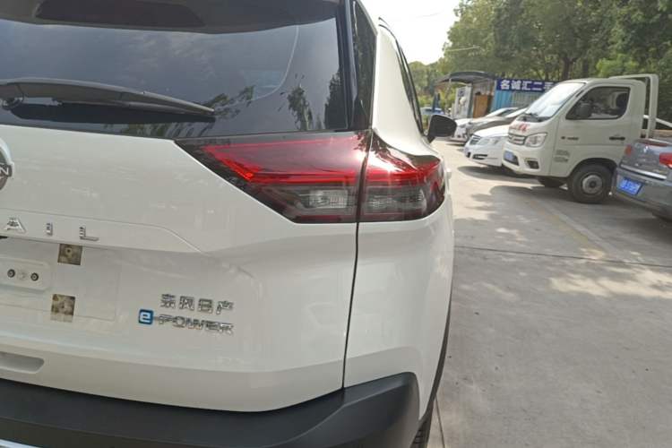 Used Nissan X-Trail 2023 e-POWER Ultra-Hybrid Dual-Motor All-Wheel-Drive Luxury Edition Right Rear Taillight