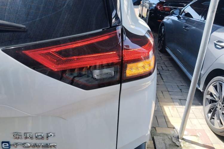 Used Nissan X-Trail 2023 e-POWER Ultra-Hybrid Dual-Motor All-Wheel-Drive Luxury Edition Right Rear Taillight