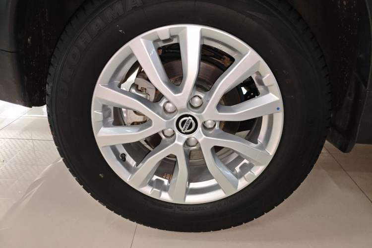 Used Nissan X-Trail 2023 Classic 2.0L Two-Wheel Drive Smart Connect & Comfort Edition Right Rear Wheel Hub