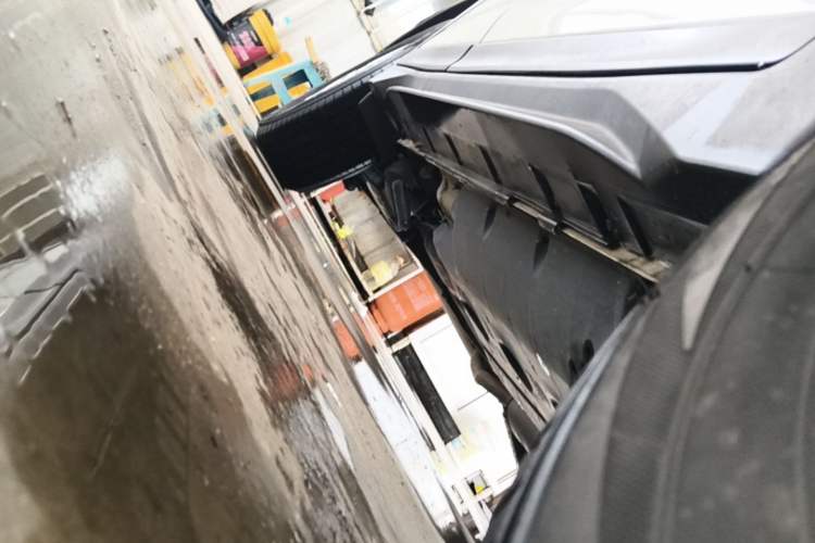 Used Nissan X-Trail 2023 Classic 2.0L Two-Wheel Drive Smart Connect Premium Edition Right Side Sill