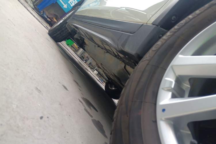 Used Nissan X-Trail 2023 Classic 2.0L Two-Wheel Drive Smart Connect Premium Edition Right Side Sill