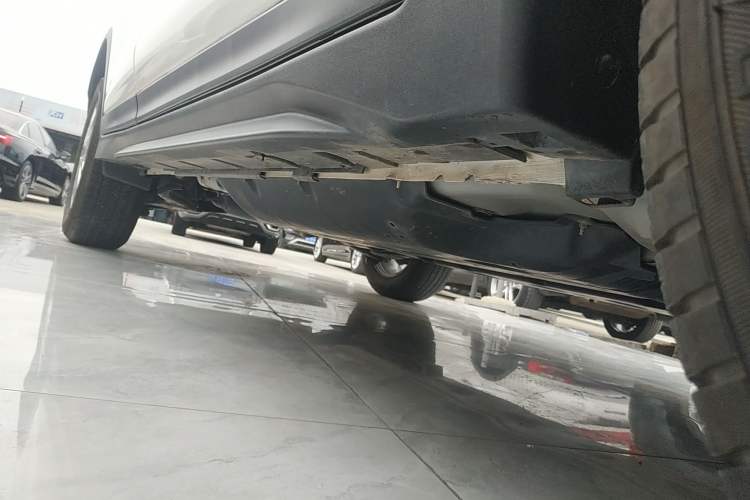 Used Nissan X-Trail 2023 Classic 2.0L Two-Wheel Drive Smart Connect Premium Edition Right Side Sill