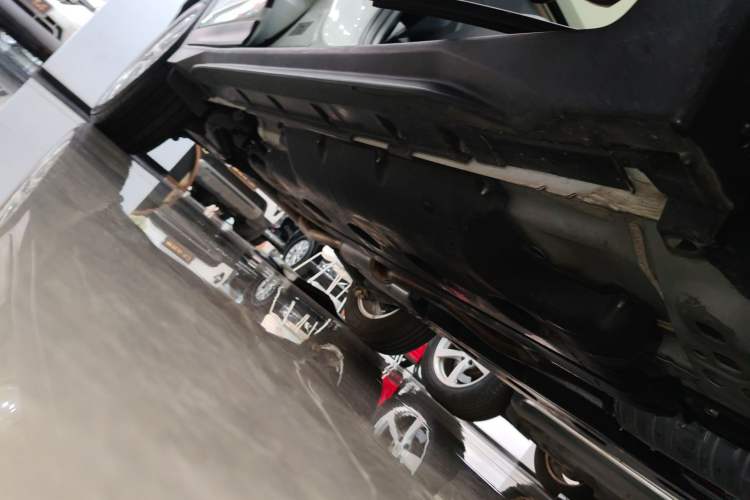 Used Nissan X-Trail 2023 Classic 2.0L Two-Wheel Drive Smart Connect Premium Edition Right Side Sill