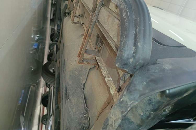 Used Nissan X-Trail 2023 Classic 2.0L Two-Wheel Drive Smart Connect Premium Edition Right Side Sill