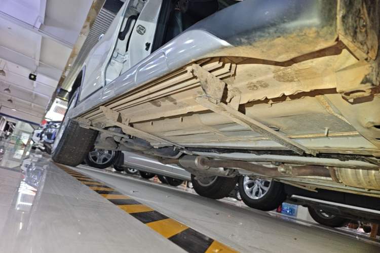 Used Nissan X-Trail 2023 Classic 2.0L Two-Wheel Drive Smart Connect Premium Edition Right Side Sill