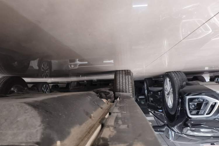 Used Nissan X-Trail 2023 Classic 2.0L Two-Wheel Drive Smart Connect Premium Edition Right Side Sill