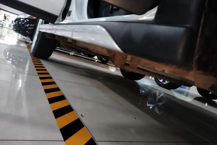 Used Nissan X-Trail 2023 Classic 2.0L Two-Wheel Drive Smart Connect Premium Edition Right Side Sill