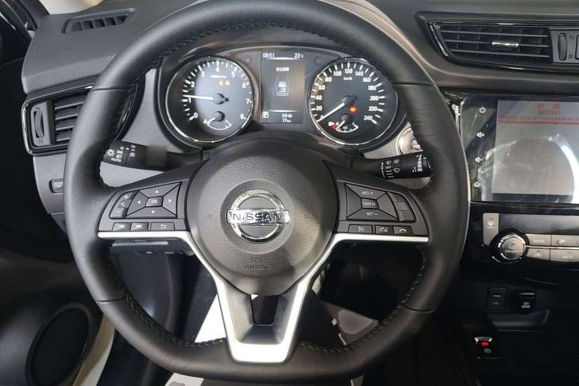 Used Nissan X-Trail 2023 Classic 2.0L Two-Wheel Drive Smart Connect Premium Edition Steering Wheel
