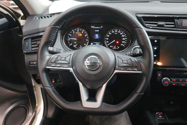 Used Nissan X-Trail 2023 Classic 2.0L Two-Wheel Drive Smart Connect Premium Edition Steering Wheel