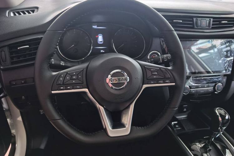 Used Nissan X-Trail 2023 Classic 2.0L Two-Wheel Drive Smart Connect Premium Edition Steering Wheel