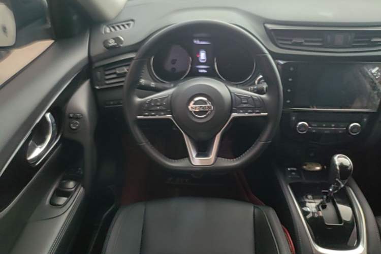 Used Nissan X-Trail 2023 Classic 2.0L Two-Wheel Drive Smart Connect Premium Edition Steering Wheel