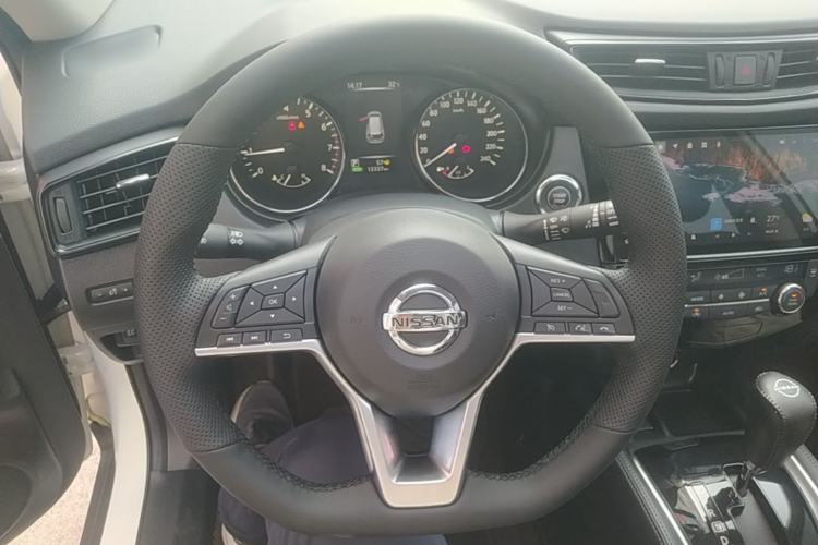 Used Nissan X-Trail 2023 Classic 2.0L Two-Wheel Drive Smart Connect Premium Edition Steering Wheel