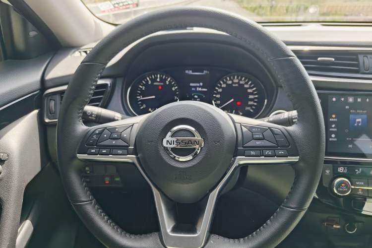 Used Nissan X-Trail 2023 Classic 2.0L Two-Wheel Drive Smart Connect & Comfort Edition Steering Wheel