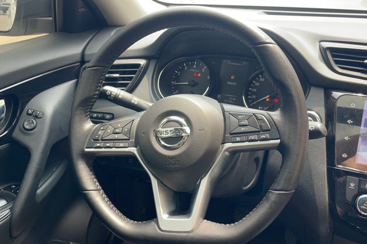 Used Nissan X-Trail 2023 Classic 2.0L Two-Wheel Drive Smart Connect Premium Edition Steering Wheel