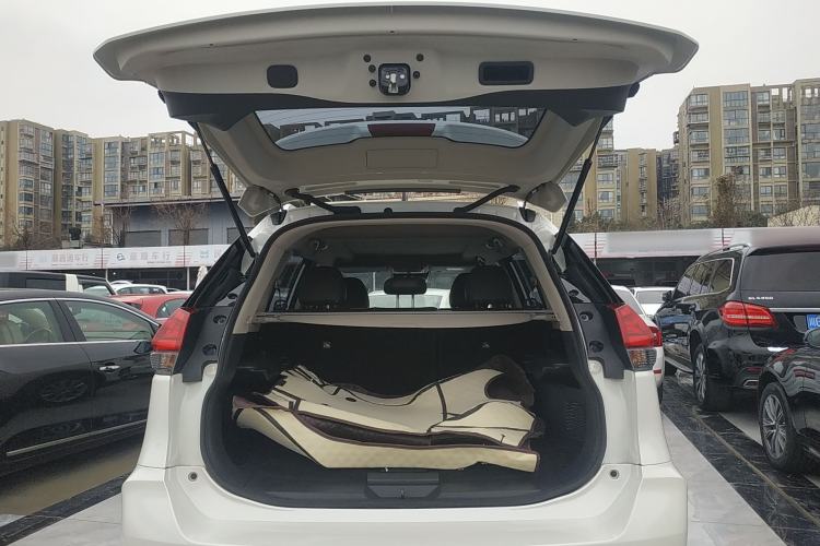 Used Nissan X-Trail 2023 Classic 2.0L Two-Wheel Drive Smart Connect Premium Edition Trunk