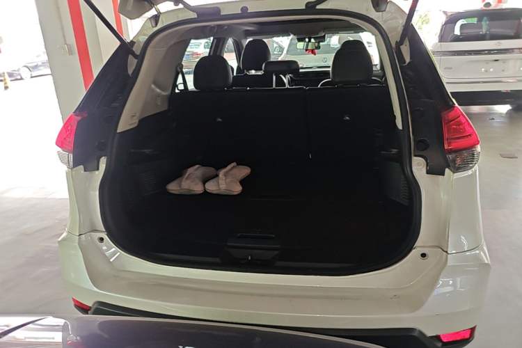 Used Nissan X-Trail 2023 Classic 2.0L Two-Wheel Drive Smart Connect & Comfort Edition Trunk