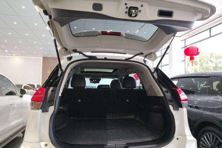 Used Nissan X-Trail 2023 Classic 2.0L Two-Wheel Drive Smart Connect Premium Edition Trunk