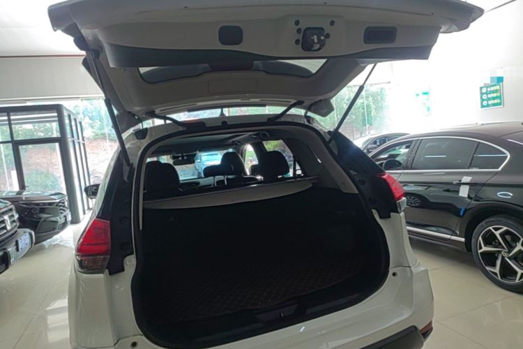 Used Nissan X-Trail 2023 Classic 2.0L Two-Wheel Drive Smart Connect Premium Edition Trunk