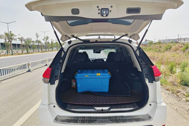 Used Nissan X-Trail 2023 Classic 2.0L Two-Wheel Drive Smart Connect & Comfort Edition Trunk