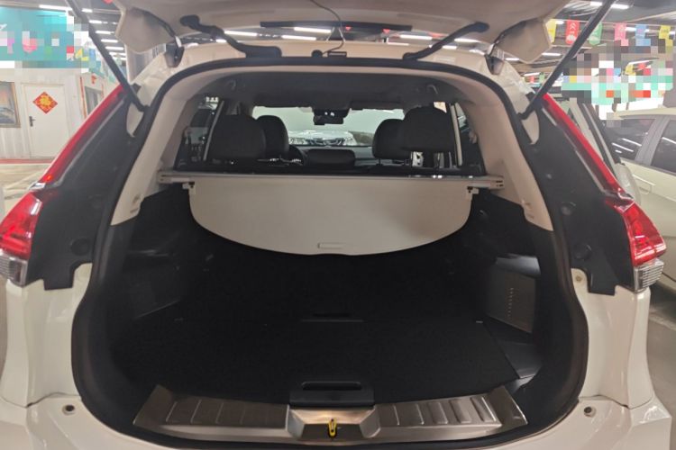 Used Nissan X-Trail 2023 Classic 2.0L Two-Wheel Drive Smart Connect Premium Edition Trunk
