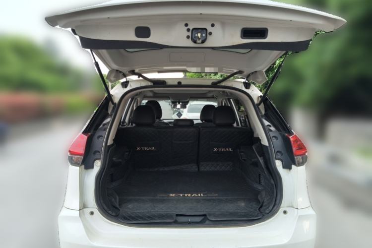 Used Nissan X-Trail 2023 Classic 2.0L Two-Wheel Drive Smart Connect Premium Edition Trunk