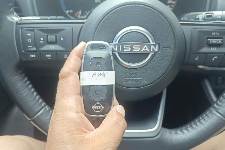 Used Nissan X-Trail 2023 e-POWER Ultra-Hybrid Dual-Motor All-Wheel-Drive Luxury Edition Vehicle Key