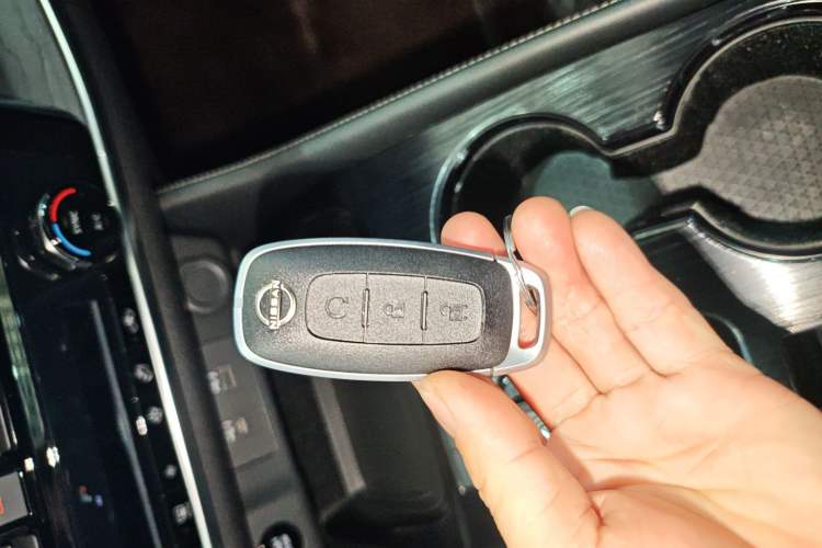 Used Nissan X-Trail 2023 e-POWER Ultra-Hybrid Dual-Motor All-Wheel-Drive Luxury Edition Vehicle Key